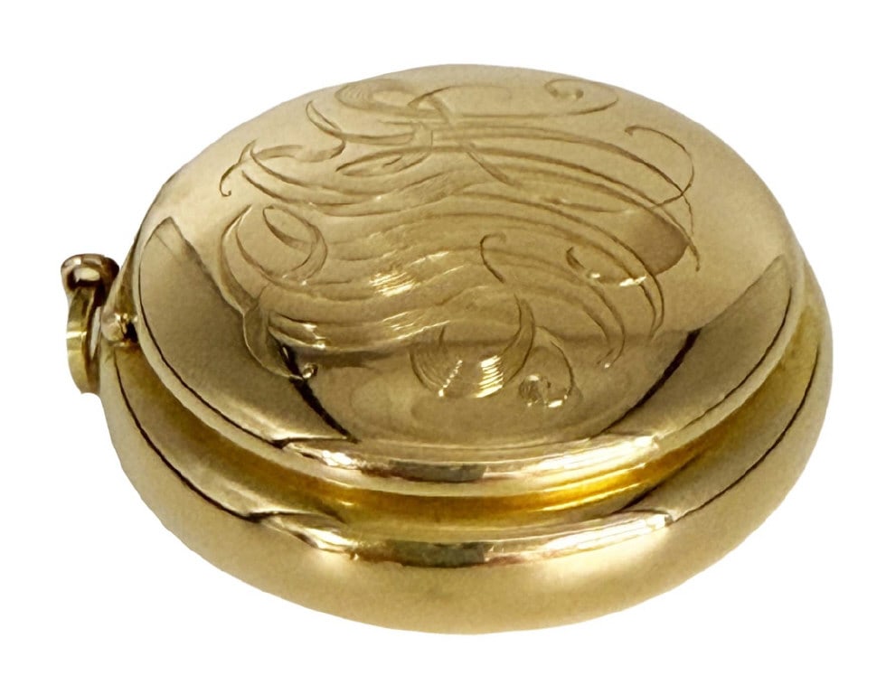 14KT GOLD HINGED LID PILL OF STORAGE BOX / PENDANT WITH MONOGRAMMED COVER 1 1/2" DIAM. APPROX. 10.5 (1 of 9)