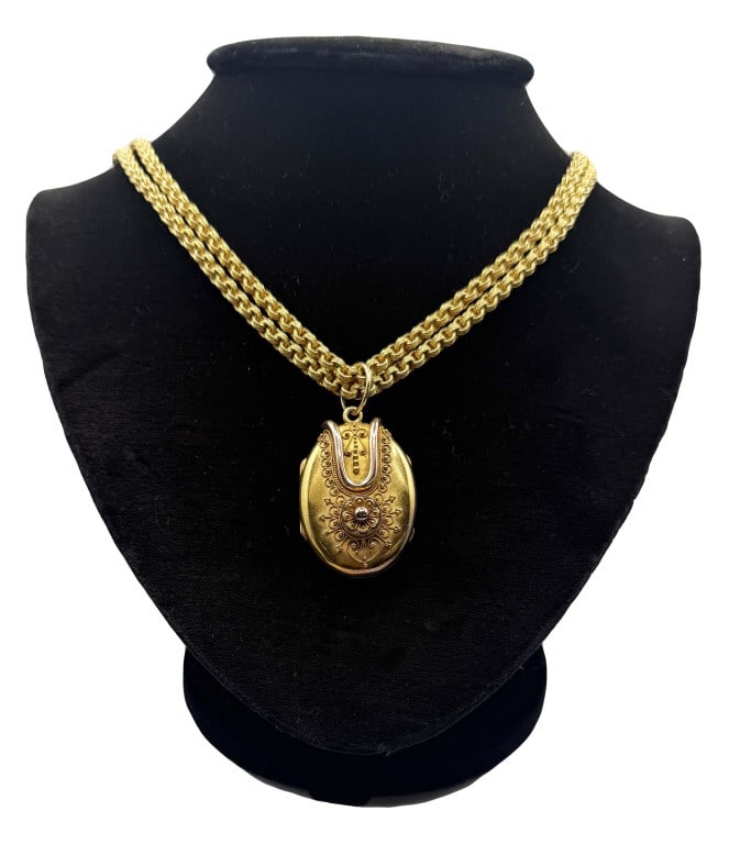 18KT VICT. LOCKET ON DOUBLE 14KT -26" GOLD CHAIN 26" CHAIN =32.4 DWT & LOCKET 1 1/2" LONG APPROX. (1 of 8)