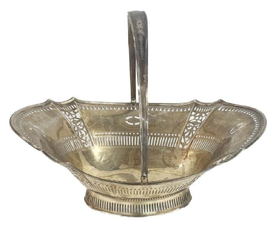 19THC. IRISH STERLING SILV. CAKE BASKET,HALLMARKED IS APPROX. 25.78 TROY OZ 14 1/2" X 11": 19THC. IRISH STERLING SILV. CAKE BASKET,HALLMARKED IS APPROX. 25.78 TROY OZ 14 1/2" X 11"