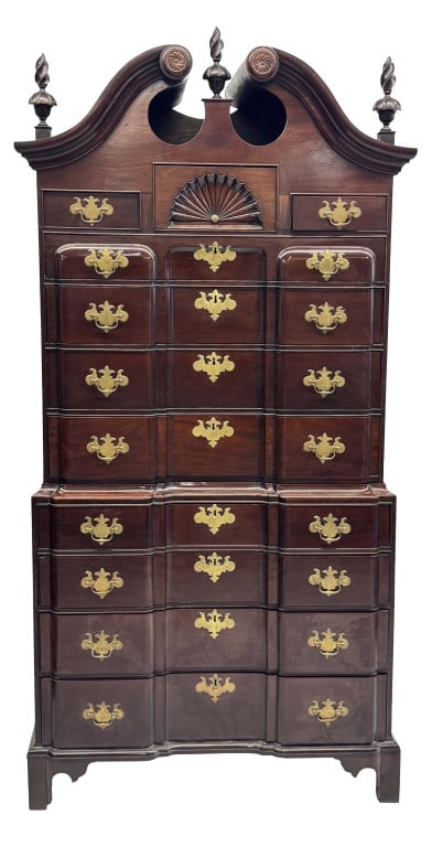 NEWPORT OR BOSTON BLOCKFRONT CHEST ON CHEST W/ BROKEN ARCH BONNET TOP & BRACKET FEET C. 1760-1790 (1 of 9)