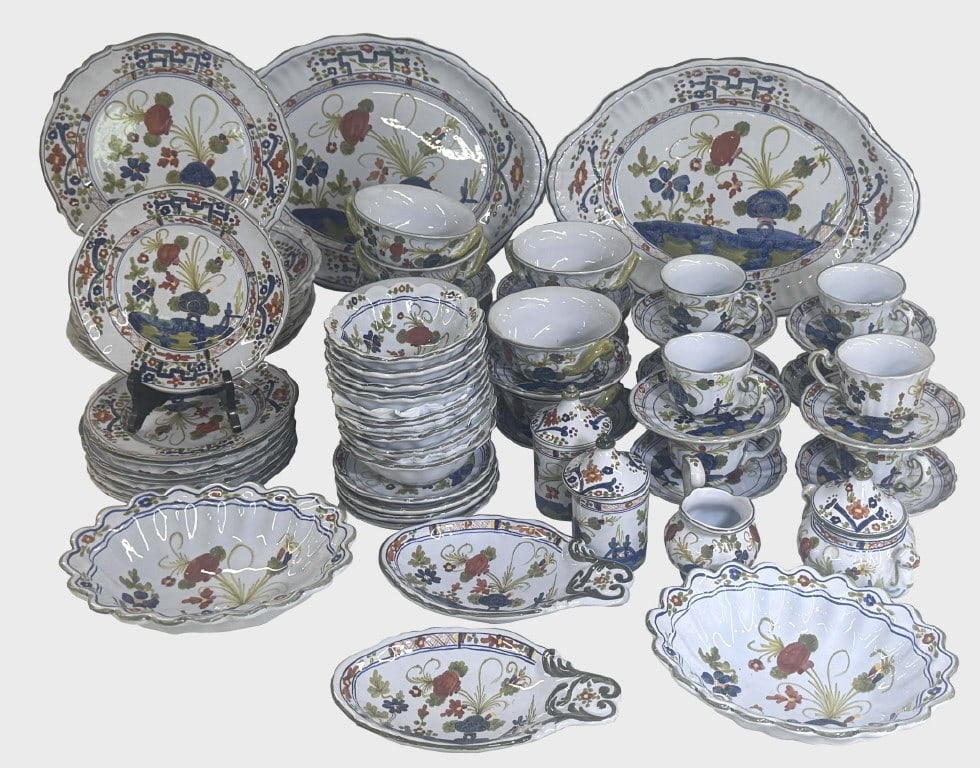 SET OF ITALIAN TIN GLAZED EARTHENWARE DINNER SERVICE HAND PAINTED RETAILED BY TIFFANY NY (63 PCS) (1 of 14)