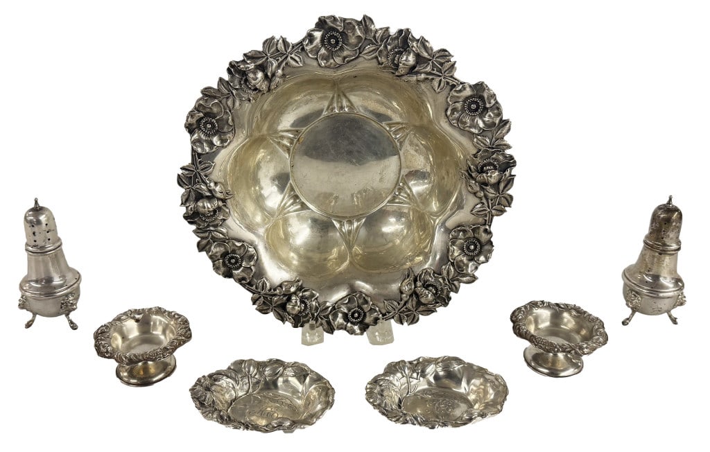 7 STERLING SILVER TABLE ARTICLES : 10" FRUIT BOWL, PEPPER & SALT, ALMOND DISHES & SALT COMPOTES (1 of 7)