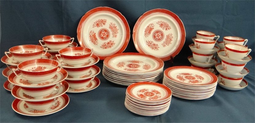 Spode Fitzhugh Dinnerware w/ Spode Newburyport C & S: Spode Fitzhugh Dinnerware With Spode Newburyport Cups & Saucers