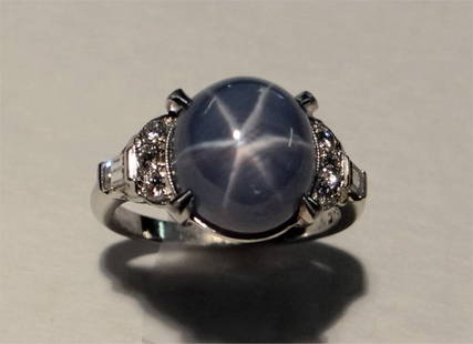 STAR SAPPHIRE & DIAMOND RING SET IN PLATINUM: STAR SAPPHIRE & DIAMOND RING SET IN PLATINUM