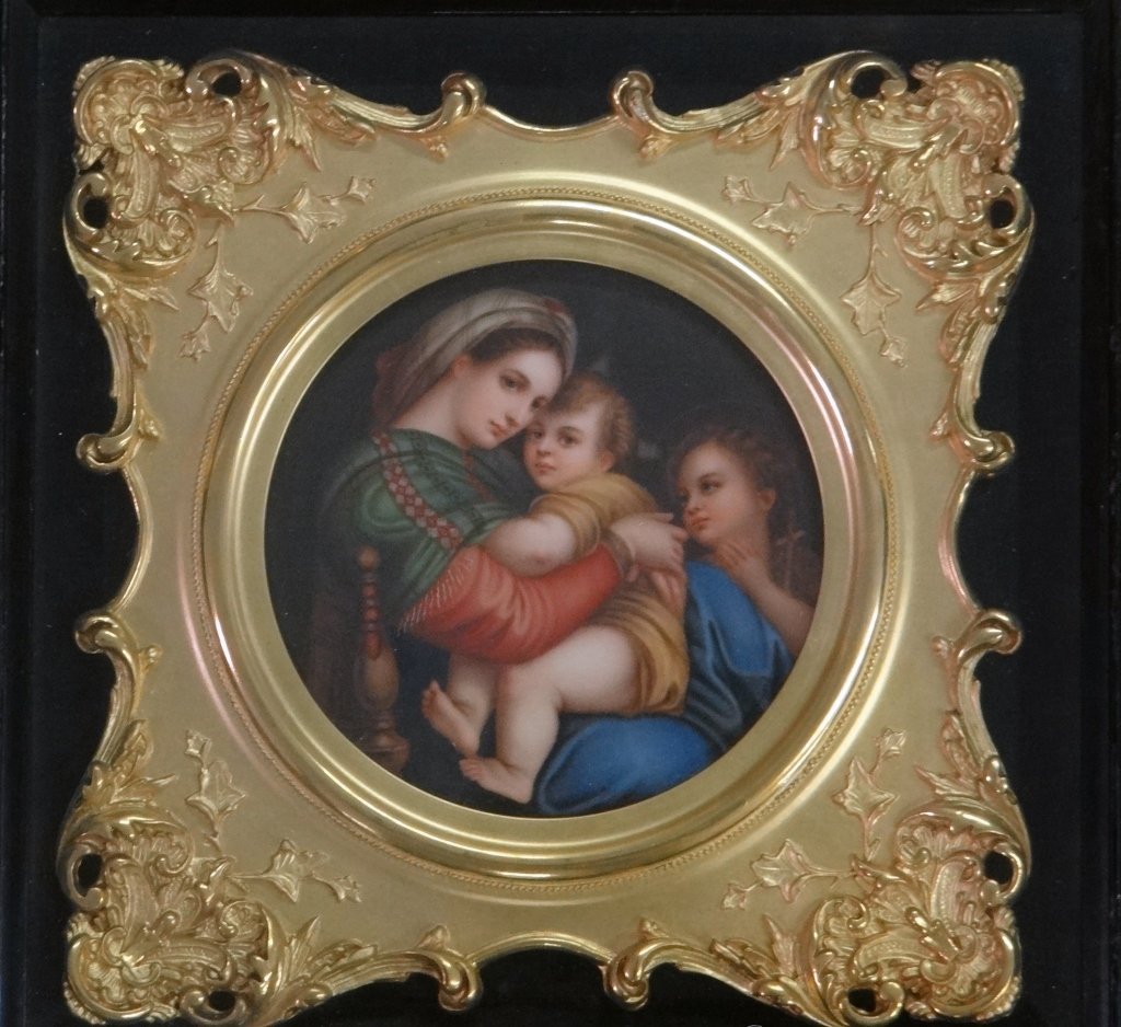BERLIN PLAQUE MADONNA DELLA SEDIA AFTER RAPHAEL: 5 1/2' DIAM, 11 1/2" OVERALL