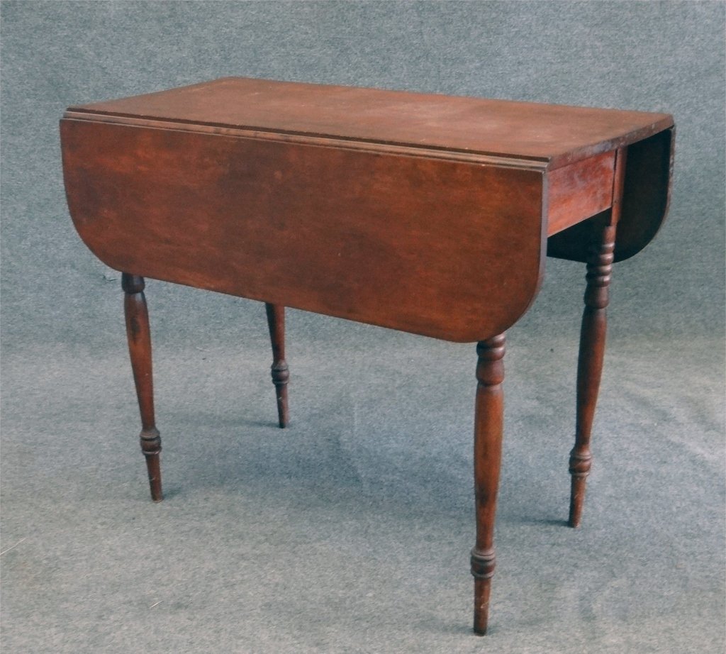 19THC.RED DROPLEAF COUNTRY SHERATON PEMBROKE TABLE: 19THC.RED DROPLEAF COUNTRY SHERATON PEMBROKE TABLE