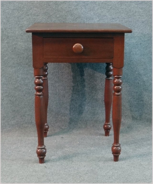 CHERRY COUNTRY SHERATON 1 DRAWER STAND: W/TURNED LEGS 29" TALL