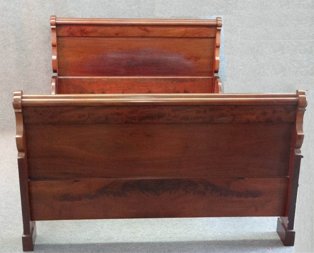 MAHOGANY EMPIRE SLEIGH BED C.1830: 76" X 59" INSIDE DIMENSIONS