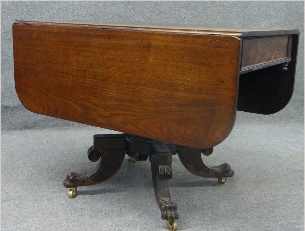 NY FEDERAL DROPLEAF PEMBROKE TABLE: NY FEDERAL DROPLEAF PEMBROKE TABLE POSSIBLY LATE DUNCAN PHYFE WORKSHOP, VENEER LOSSES