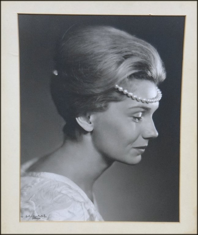 BLACK & WHITE PHOTO BY KARSH, OTTAWA: BLACK & WHITE PHOTO BY KARSH, OTTAWA (YOUSUF KARSH)