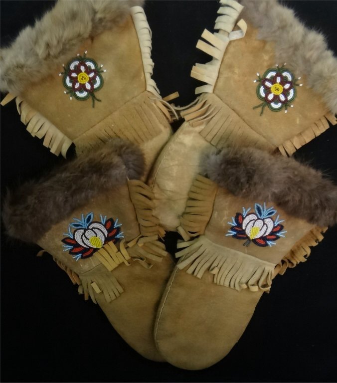2 PR OF ALGONQUIN MOOSE HIDE BEADED MITTS (1 of 3)