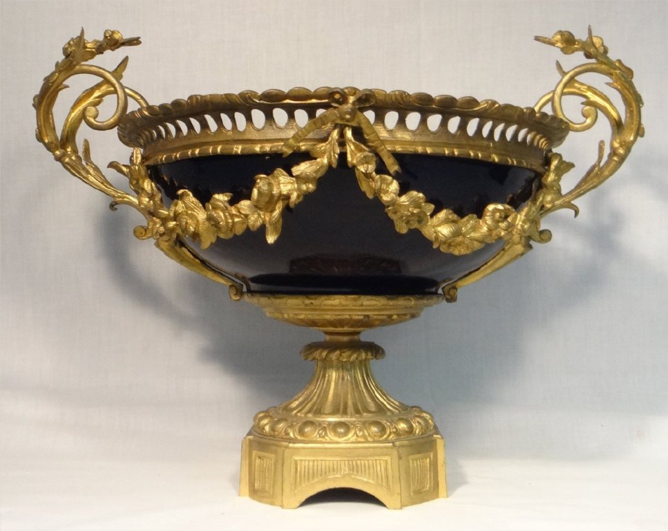 ORMOLU MOUNTED PORCELIAN CENTER PIECE BOWL (1 of 8)