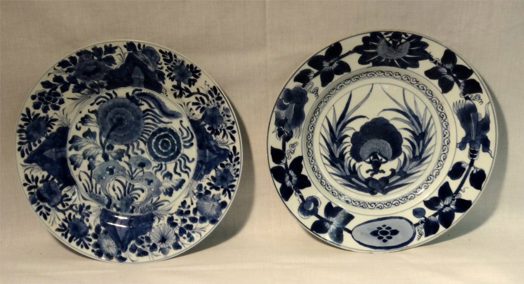 2 ORIENTAL BLUE & WHITE PLATES 10 1/2' DIAM (1 of 5)