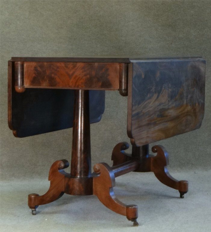 NY MAHOGANY LATE FEDERAL DROPLEAF TABLE: NY MAHOGANY LATE FEDERAL DROPLEAF TABLE ATTRIB. TO THE WORKSHOP OF DUNCAN PHYFE