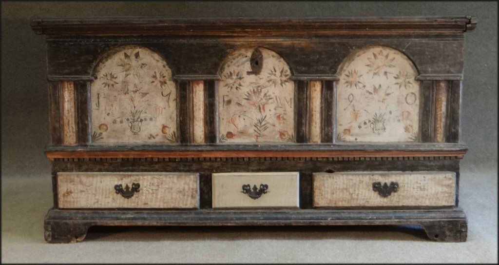 PA 18THC. DOWER CHEST, 3 TOMBSTONE SHAPED PANELS (1 of 8)