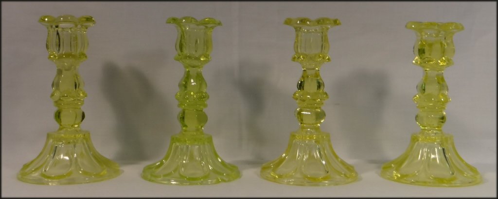 4 CANARY YELLOW CANDLESTICKS PETAL LOOP (1 of 3)