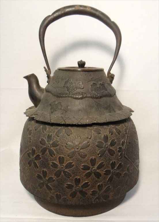 CAST IRON ORIENTAL TEAPOT W/ HOT WATER JACKET (1 of 6)