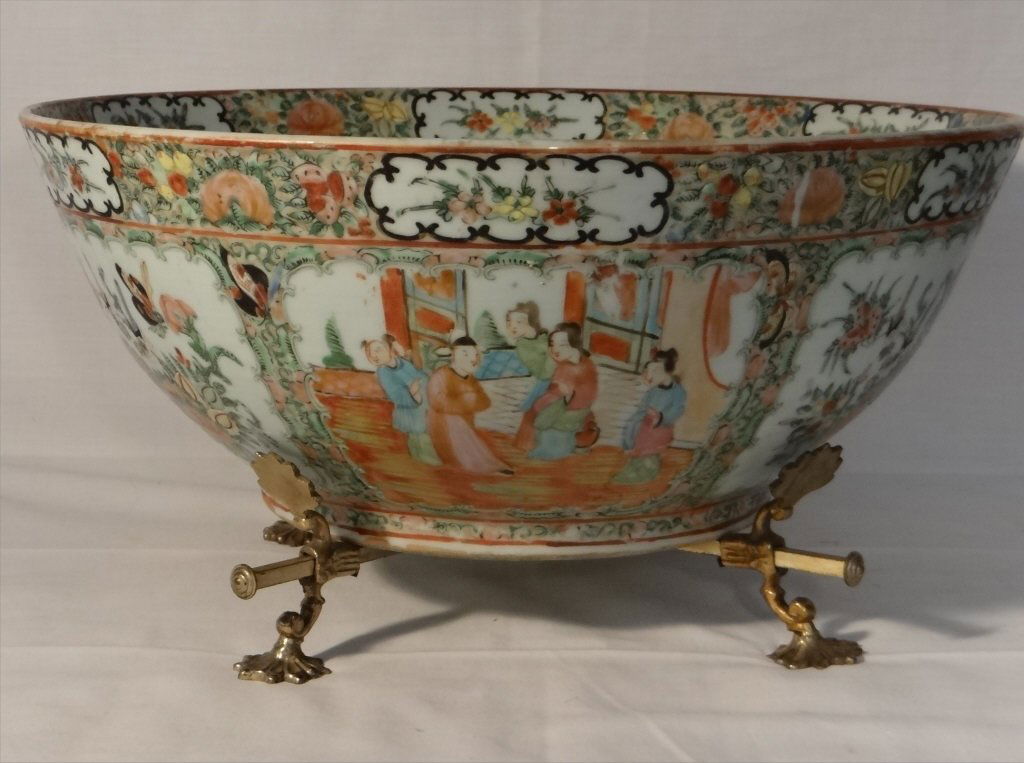 ROSE MEDALLION 14 1/4" PUNCH BOWL W/ DISH CROSS (1 of 5)