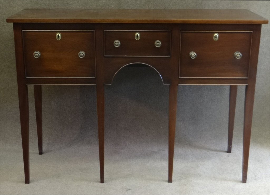 SO. HAMPTON CUSTOM MAHOG. STYLE HUNT BOARD (1 of 4)