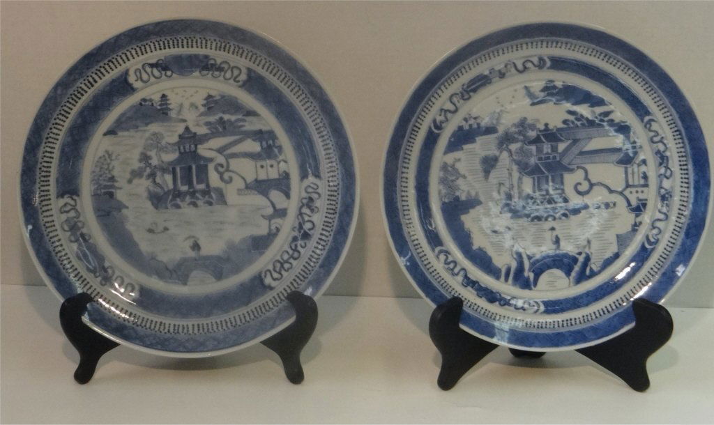 PR OF EARLY NANKING 10" BLUE & WHITE PLATES (1 of 4)