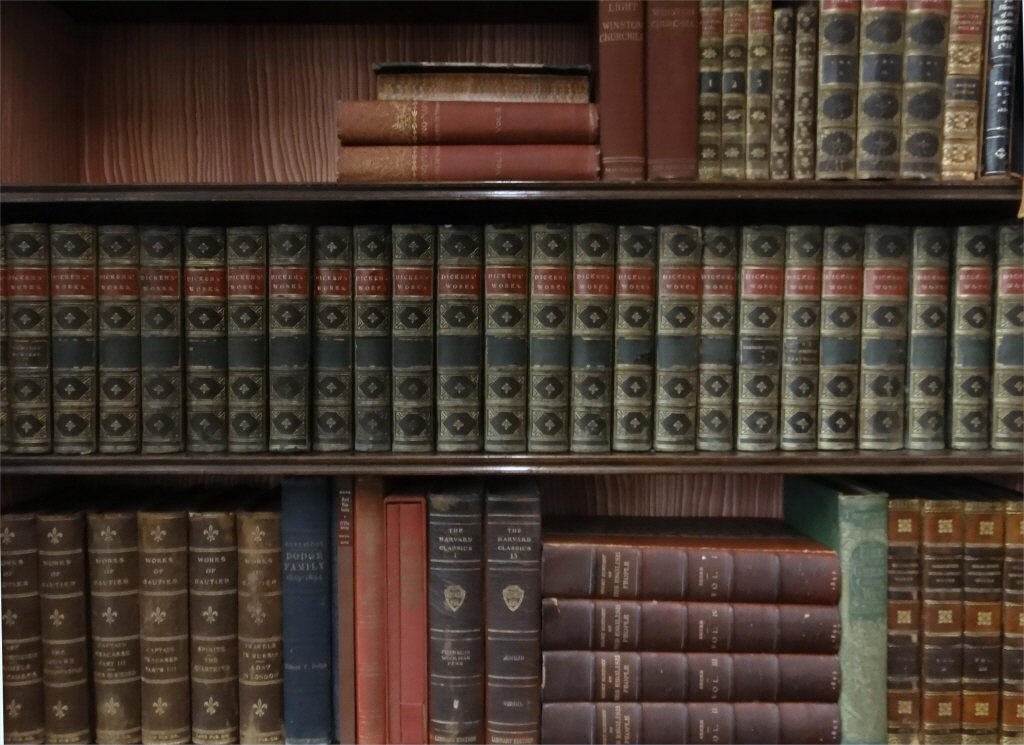 OVER 60 VOLUMES VINTAGE BOOKS (1 of 3)