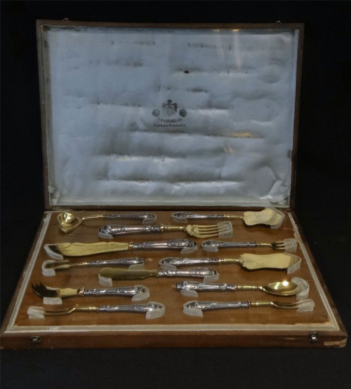 BOXED SET OF RUSSIAN SILVER SERVING PIECES (1 of 9)