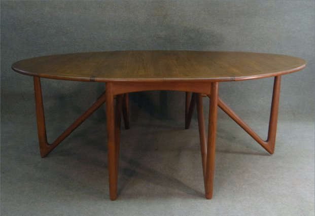 EINAR LARSEN & A. BENDER MADSEN DINING TABLE (1 of 8)
