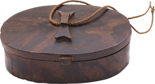 UNION ISLANDS CARVED WOOD BOX FROM TOKELAU