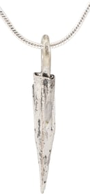 GREEK ARROWHEAD PENDANT NECKLACE, 300-100 BC