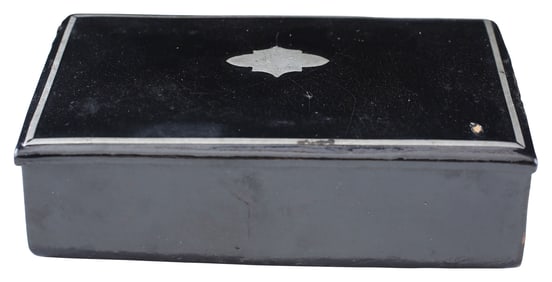 COLONIAL AMERICAN SNUFF BOX