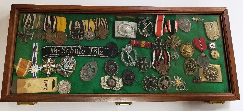 43pc WWII German Nazi Various Medals Buckles Ribbons Co: 43pc WWII German Nazi Various Medals Buckles Ribbons Collection in Display CaseDescribed:Up for auction is a 43pc WWII German Nazi Various Medals Buckles Ribbons Collection in Display Case. Type of Pi