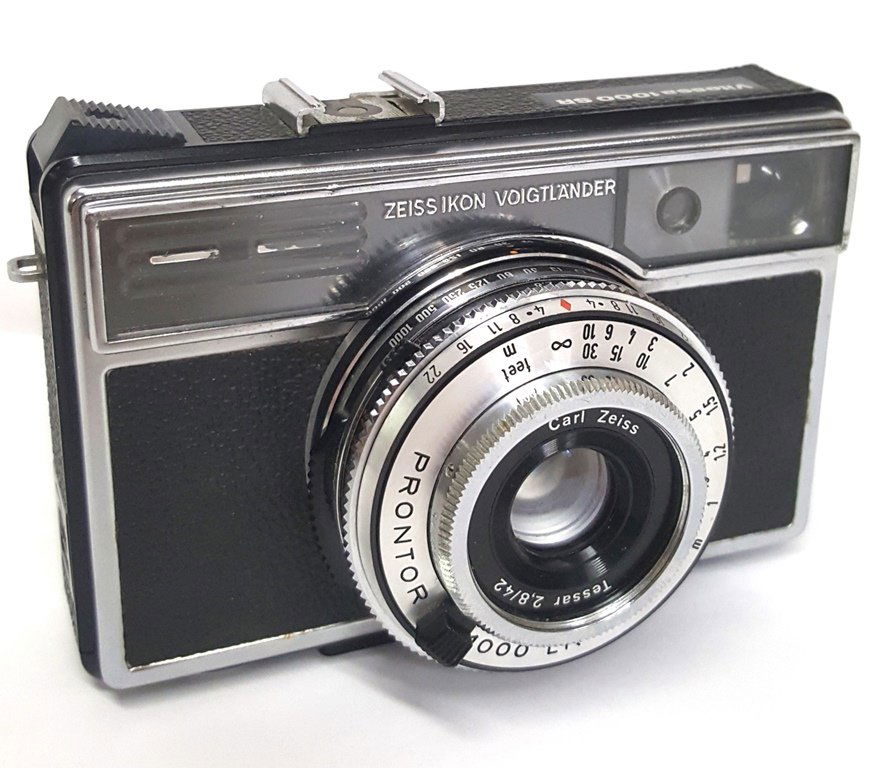 Zeissi Vitessa V 5A 1000SR 35mm Auto w/42mm f2.8 Tessar: Title:Zeissi Vitessa V 5A 1000SR 35mm Auto w/42mm f2.8 Tessar - Prontar 1000 LK Shutter1.1960s W 42mm f2.8 Tessar - Lens 1000 LK Prontor ShutterDescription:A Zeiss Voigtlander Vitessa 1000SR vintage 1