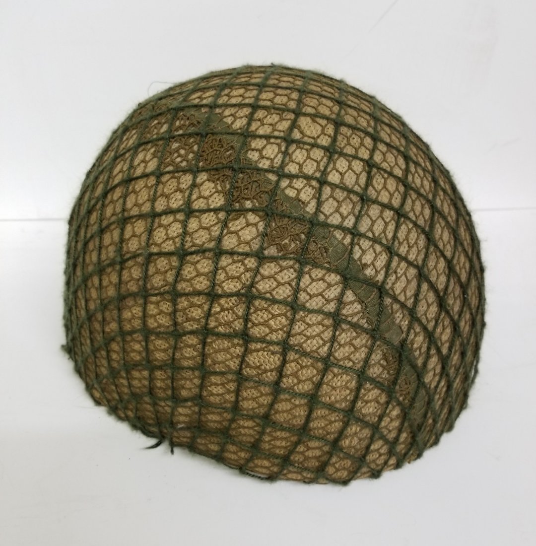 WWII Lightweight Parachutists Mesh Helmet Paratrooper B: WWII Lightweight Parachutists Mesh Helmet Paratrooper BritishDescription:Up for auction is a WWII Lightweight Parachutists Mesh Helmet Paratrooper British. Has care and use instructions attached. Insi