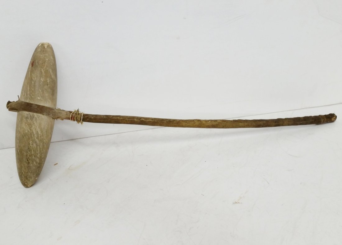 Sioux Native American Stone Head War Club Wood Rawhide: Described By: Vicki TIO HFA VXTitle: Antique Sioux Native American Indian Stone Headed War Club Wood RawhideDescription: An AMAZING FIND!!! Antique Sioux Native American Indian Stone Headed War Club.