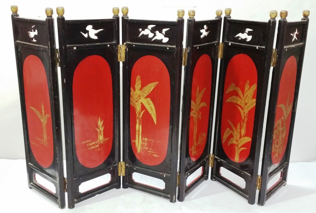 Vintage Antique Chinese Japanese 6 Panel Screen Gilt La: Described By:Nikki HFA VX.1 Title:Vintage Antique Chinese Japanese 6 Panel Screen Gilt Lacquer Calligraphy 39.5” x 21”Description: Beautiful vintage antique Chinese or Japanese 6 panel screen feat