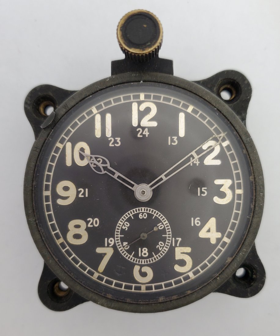 Seiko Seikosha Airplane Dash Clock Rare Winder At 12: Title: Seiko Seikosha Airplane Dash Clock Rare Winder At 12 Model Runs Strong Description: Up for auction is a very cool Seikosha airplane dash clock with the crown at 12 o clock. This is a rarer vari