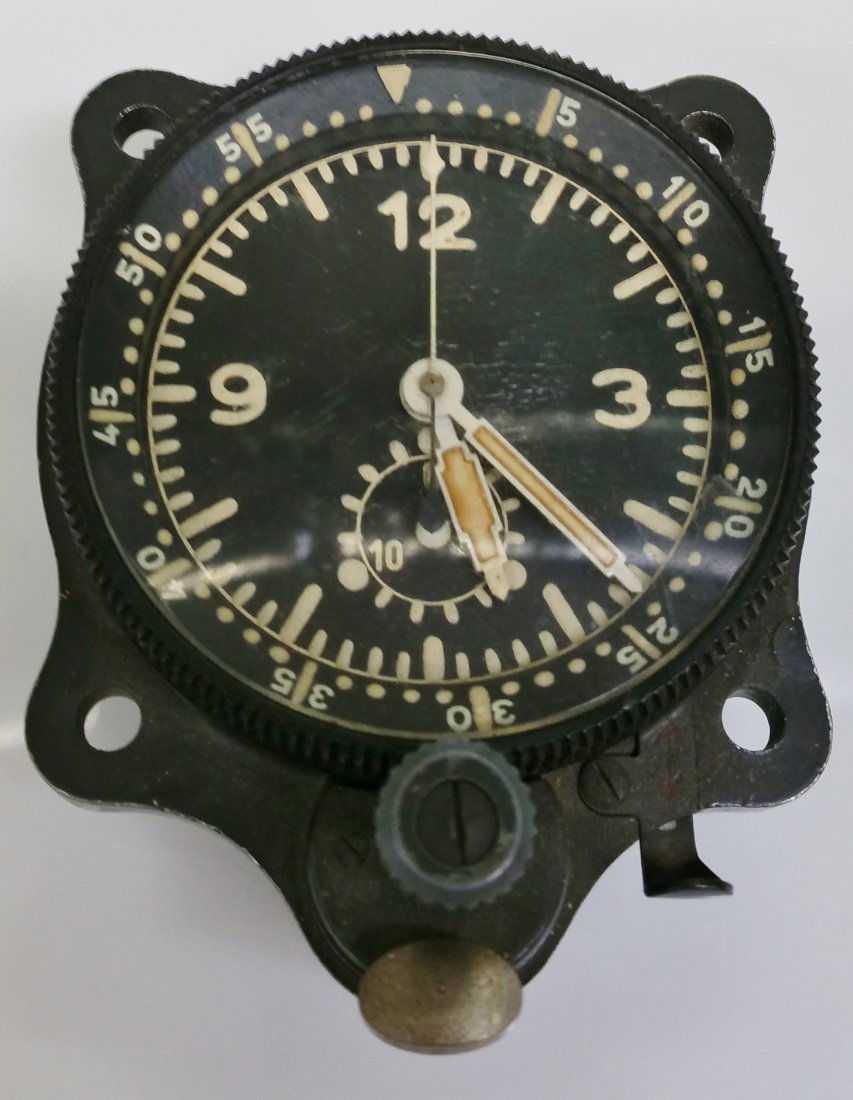 Junghans German Luftwaffe Dash Clock 1 Button Chrono: Described by: Nikki CNX 1124 4225 Title: Junghans German Luftwaffe Dash Clock 1 Button Chronograph Description: Interesting Junghans German Luftwaffe dash clock 1 button chronograph. Chronograph is ru