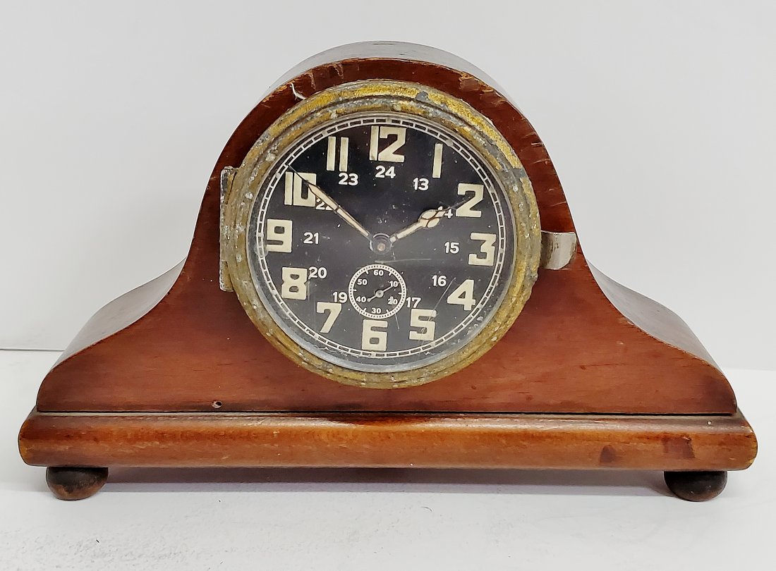 Kienzle German Army 1942 Radio Room Mantle Clock: Title: Kienzle German Army 1942 Radio Room Mantle Clock Description: Up for auction is a Kienzle 8-Day German Army radio room clock from 1942. The clock is currently running and appears to be keeping 