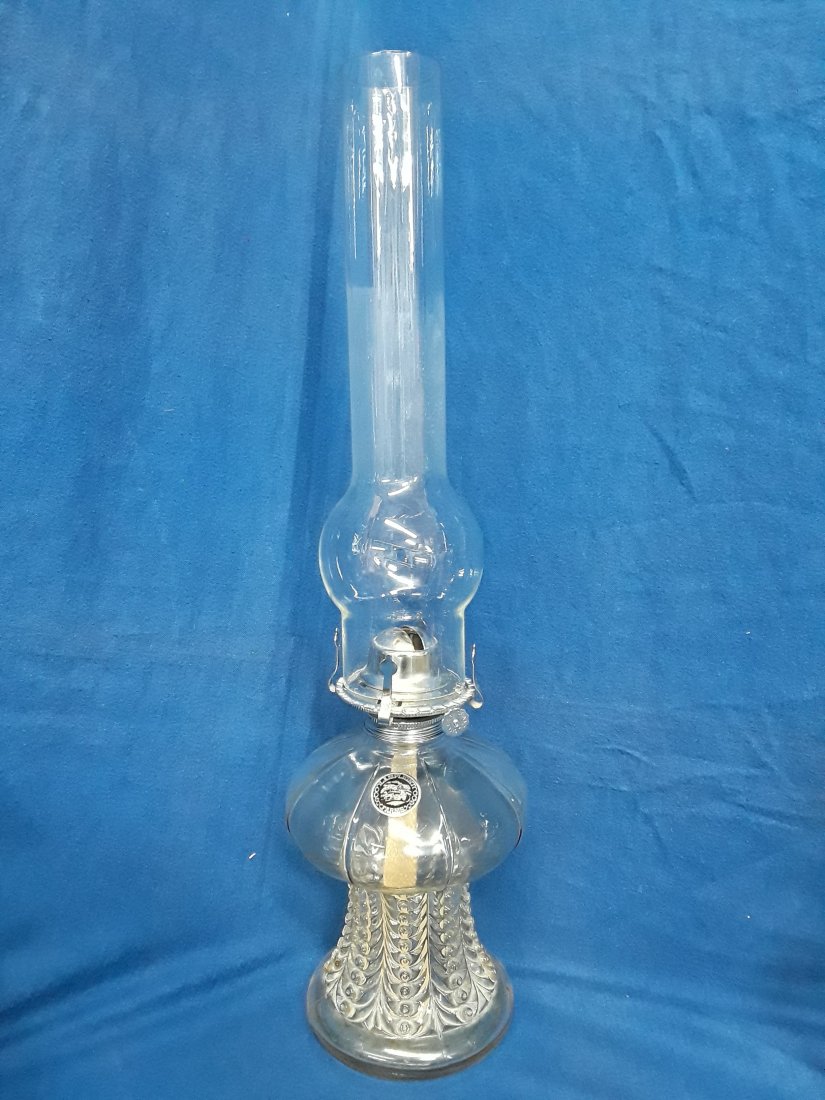 Lot of 5 Vintage Lamplight Farms And P&A Oil Lamps: Described by: Rachel HFA NYT Title: Lot of 5 Made In USA Vintage Lamplight Farms And P&A Oil Lamps Description: 3 Lamplight Farms oil lamps and 2 P&A oil lamps make up this lot. The matching set is fr