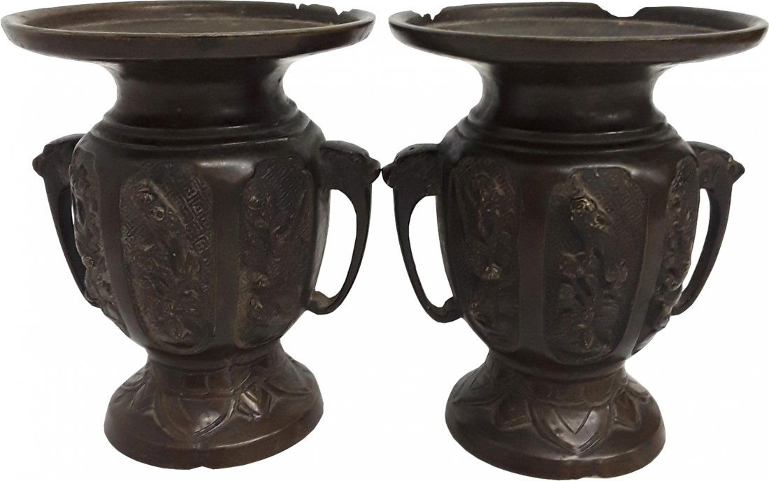 Antique Japanese Meiji Signed Pair Bronze Handled Urns (1 of 8)