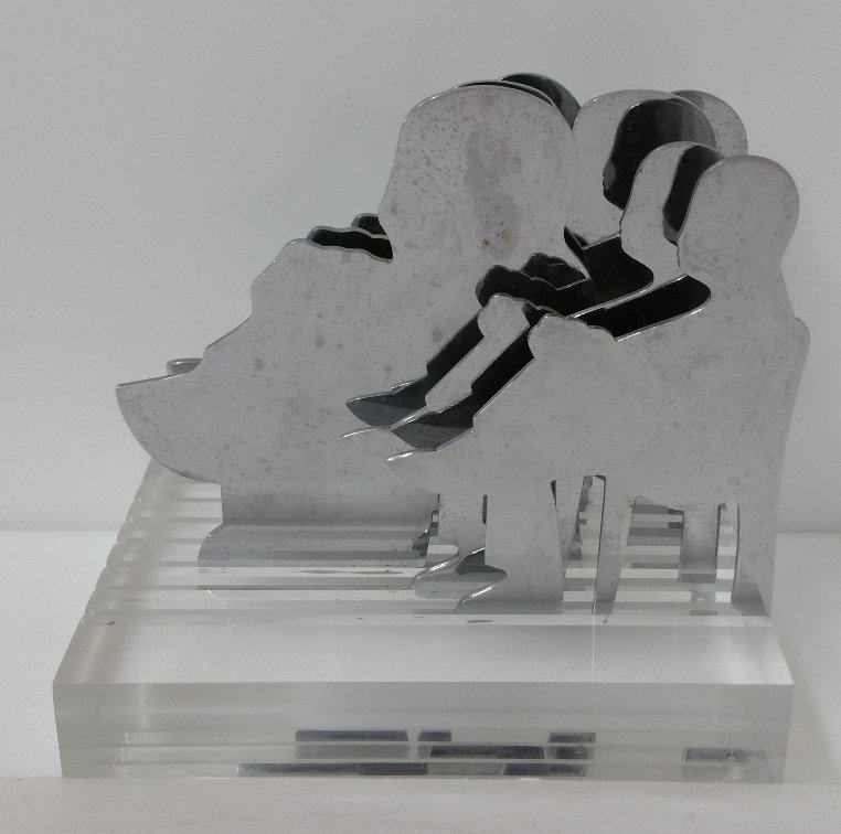 Lucite Chrome Silhouette Sculpture Limited Edition: Title: Lucite Chrome Silhouette Sculpture Limited Edition Description:Lucite Chrome Silhouette Vintage Sculpture Limited Edition Hallmarks or Signature: Serie 71/200 Circa Date: <