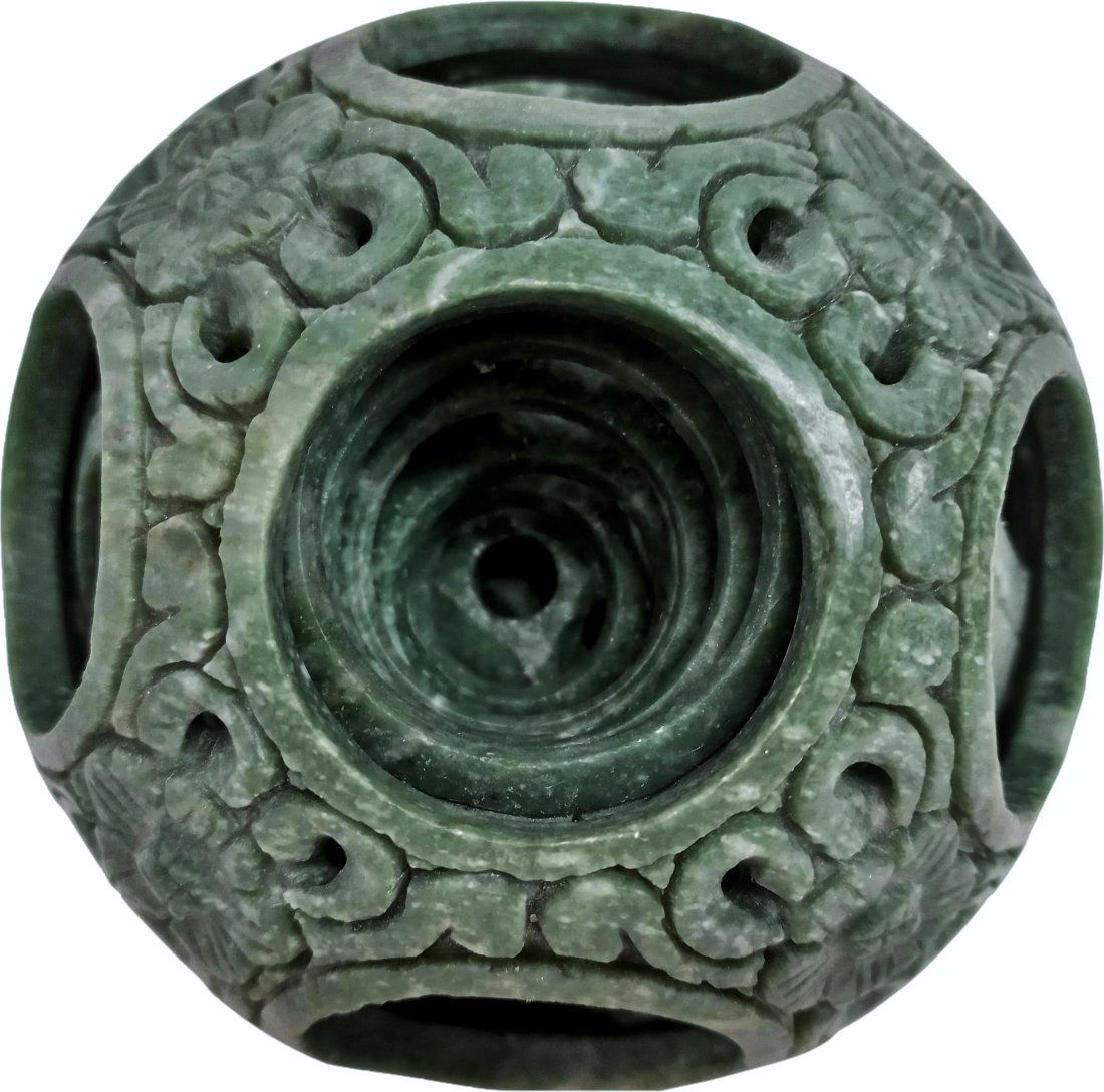 Antique Mottled Jade Green Hardstone Chinese Asian Puzzle Ball 8 Layers Floral Motif: Title:Antique Mottled Jade Green Hardstone Chinese Asian Puzzle Ball 8 Layers Floral Motif Description: The earliest puzzle ball was from 1388, they have also been known as gui gon qui, which loosely
