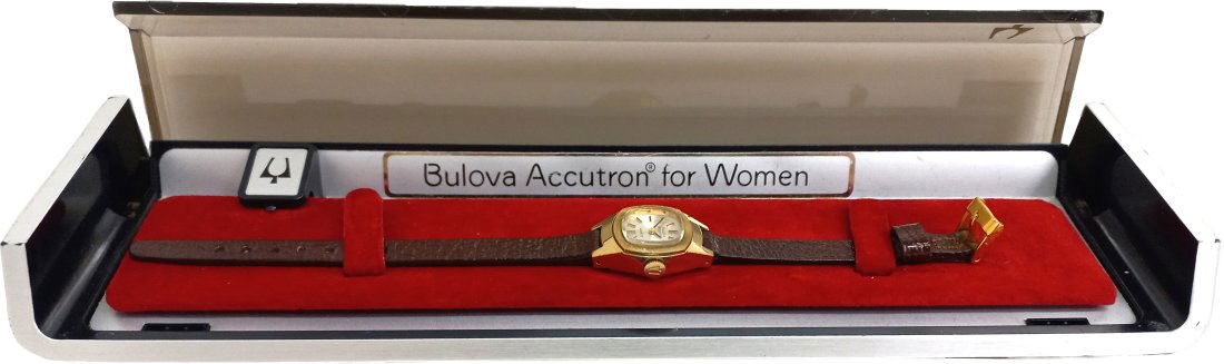 Vintage 1960s Ladies Bulova Accutron Wristwatch With Original Box: Described by:Rachel Title:Vintage 1960s Ladies Bulova Accutron Wristwatch With Original Box Description: See Below IdentificationCNX 1322 894 Lot Number 3271 Make<