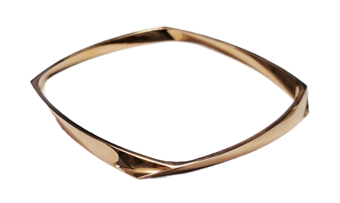 Tiffany Co Frank Gehry 18k Rose Gold Torque Modernist Fine Bangle Bracelet: Title: Tiffany Co Frank Gehry 18k Rose Gold Torque Modernist Fine Bangle Bracelet Description: Lovely Tiffany & Co. bangle designed by the iconic architect Frank Gehry. This piece puts twist on the cl
