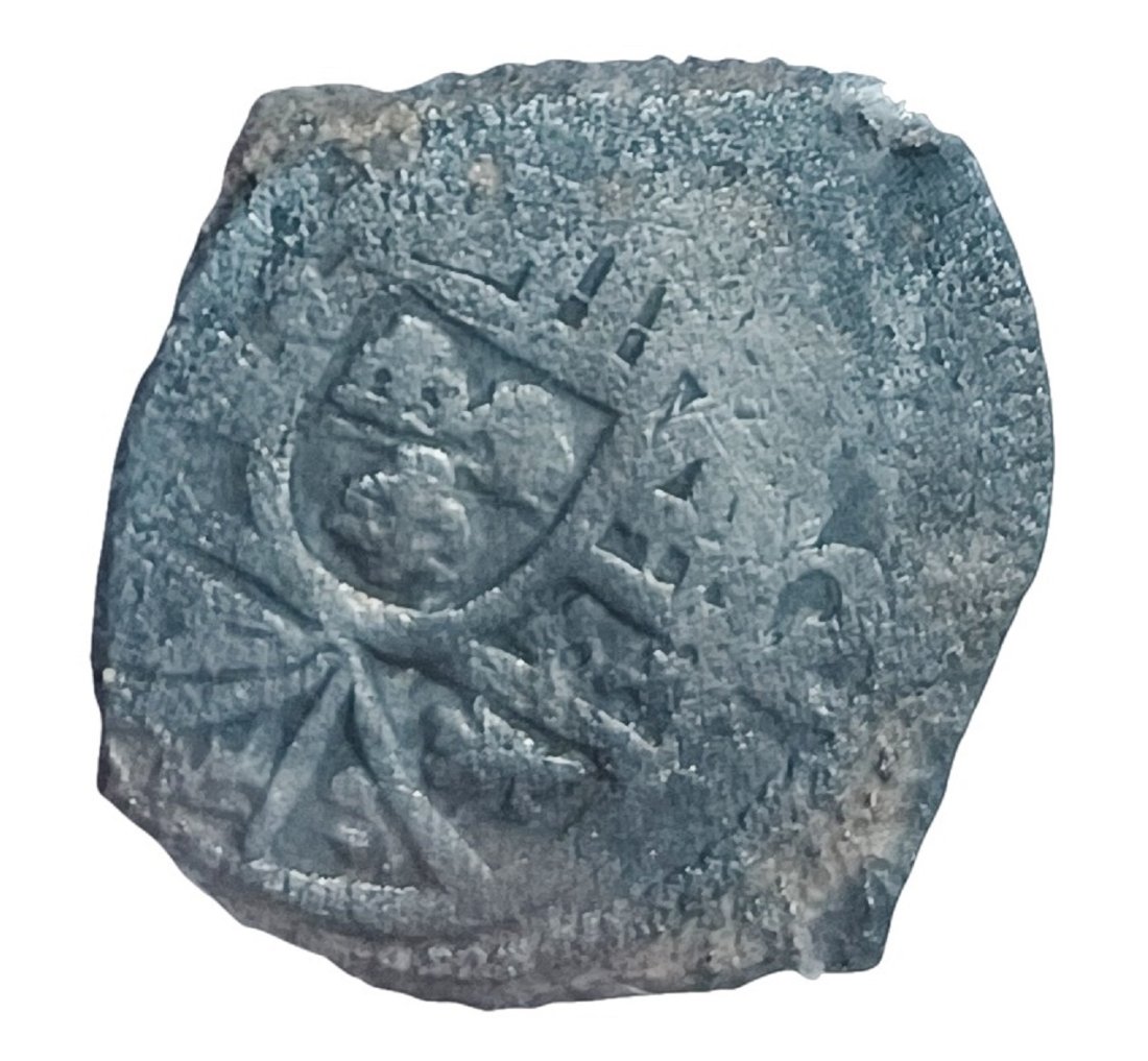 Spanish Shipwreck 2 Reale Silver Cob Coin Philip V 5.6g With COA: Title:Spanish Shipwreck 2 Reale Silver Cob Coin Philip V 5.6g With COA Description: Spanish Shipwreck 2 Reale Silver Cob Coin Philip V 5.6g grade 2 With COA. Please see picture of certificate of authe