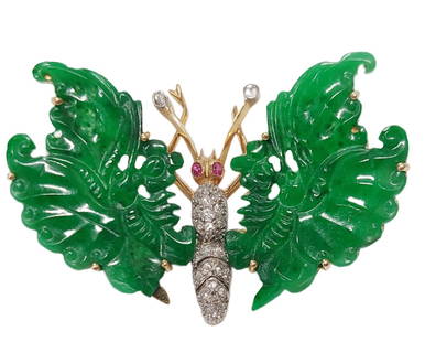 Fine Emerald Green Untreated Jadeite Jade 14k Gold Diamond Ruby Eyed Butterfly Vintage Brooch: Title: Fine Emerald Green Untreated Jadeite Jade 14k Gold Diamond Ruby Eyed Butterfly Vintage Brooch  Description: An incredibly beautiful vintage 14k gold butterfly brooch that is comprised of a pair