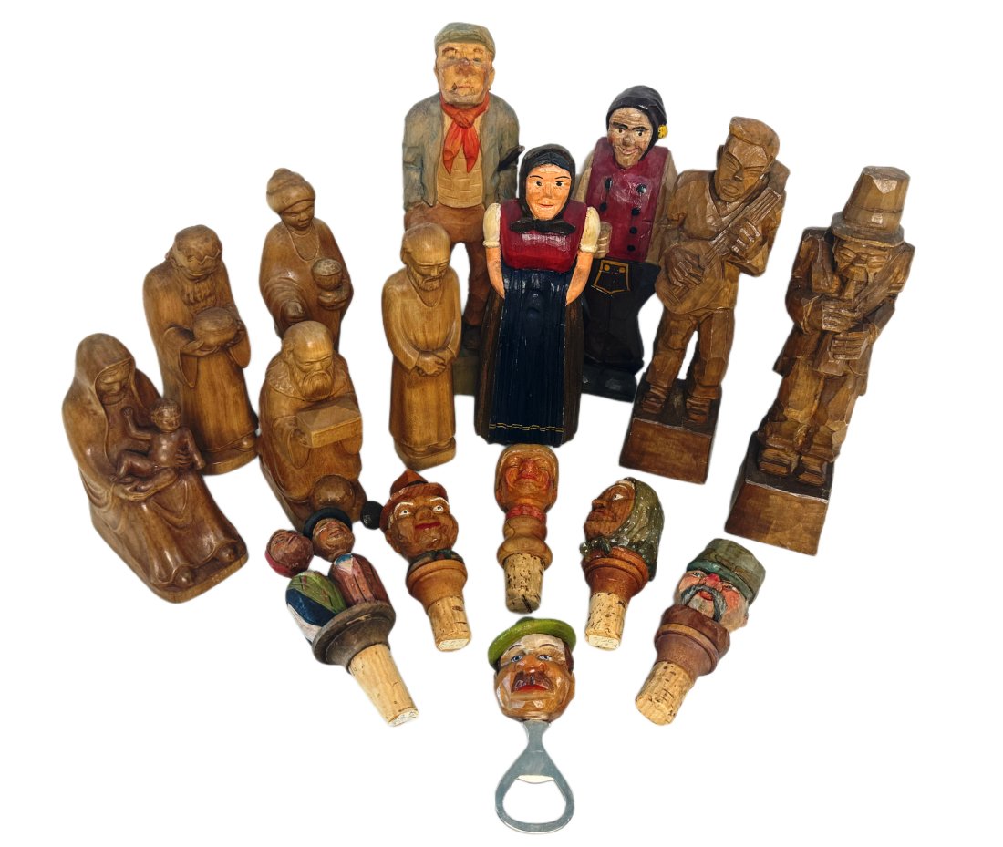 Large 19 Piece Vintage Black Forest Wood Carving Statues Nativity Stopper Coaster Figure Lot (1 of 7)