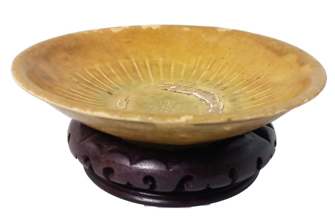 Early Vietnamese Mustard Ceramic Pottery 6.25 Inch Low Bowl: Title:Early Vietnamese Mustard Ceramic Pottery 6.25 Inch Low Bowl Description: Early Vietnamese Mustard Ceramic Pottery 6.25 Inch Low Bowl Type of Piece:Bowl Measurements:Bowl: 6.25 inch diameter,