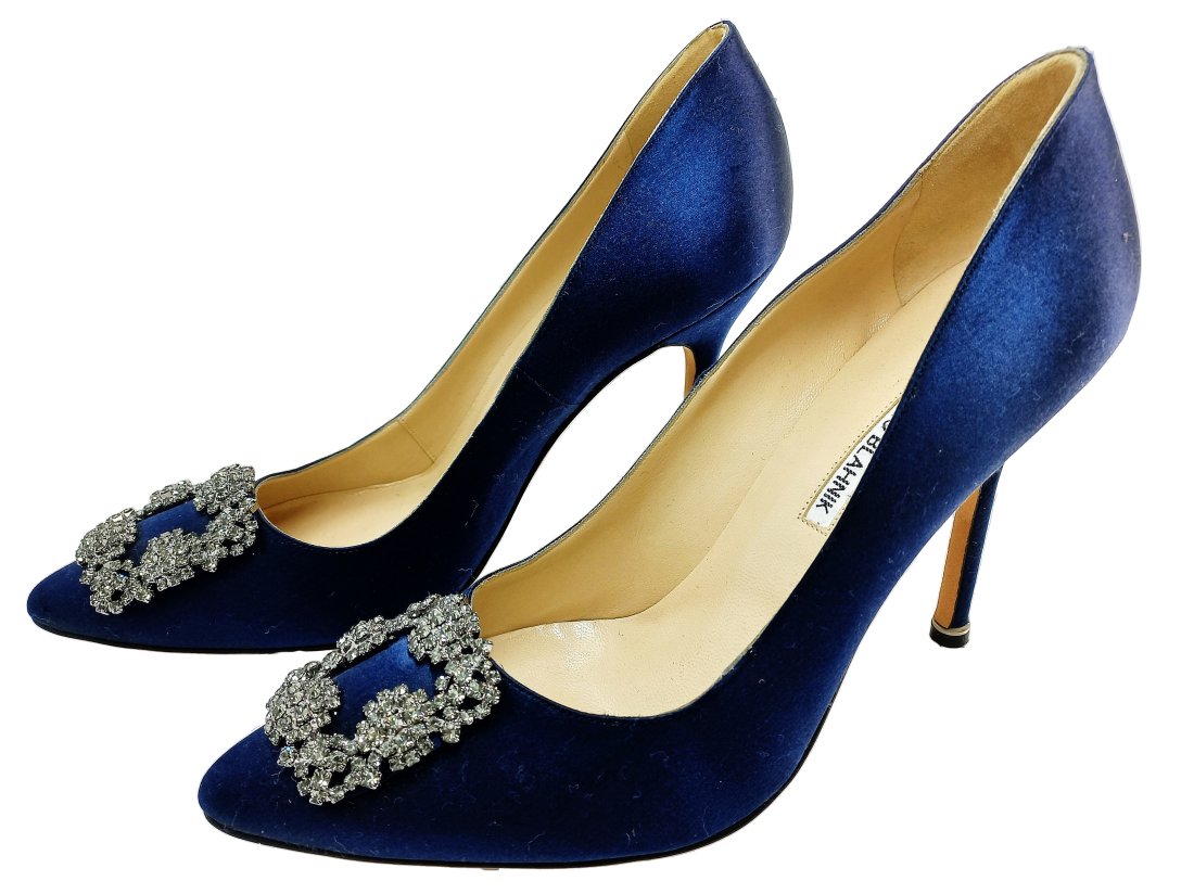 Kirstie Alley Estate Manolo Blahnik Navy Blue Satin w/ Rhinestone Buckles Pumps Heels Size 40 w/ COA: Title:Kirstie Alley Estate Manolo Blahnik Navy Blue Satin w/ Rhinestone Buckles Pumps Heels Size 40 Description: Kirstie Alley Estate Manolo Blahnik Ladies Navy Blue Satin w/ Rhinestone Buckles Pumps
