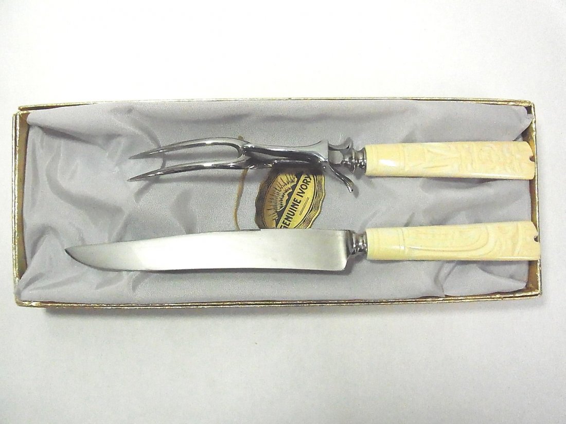 Circa 1950s Ivory Handle Carving Set Box & Tag: Circa 1950s Ivory Handle Carving Set Box & Tag Description: Provenance: Florida Gulf Coast Collection of Chinese, Japanese and Southeast Asian Pottery Porcelain Ivory Bronze Sculpture Furniture Textil